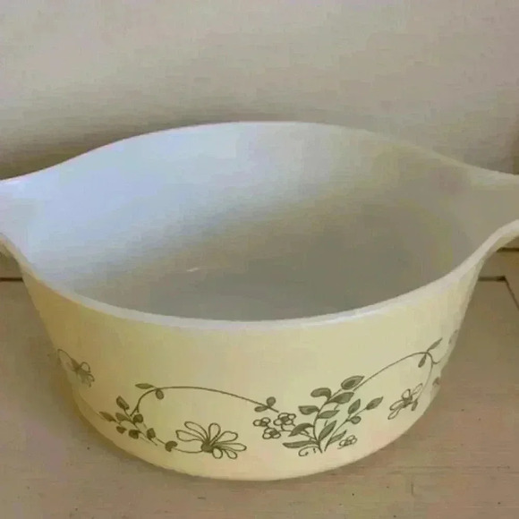 Vintage Shenandoah (Wintergreen) Pyrex 3 - Picture 11 of 12